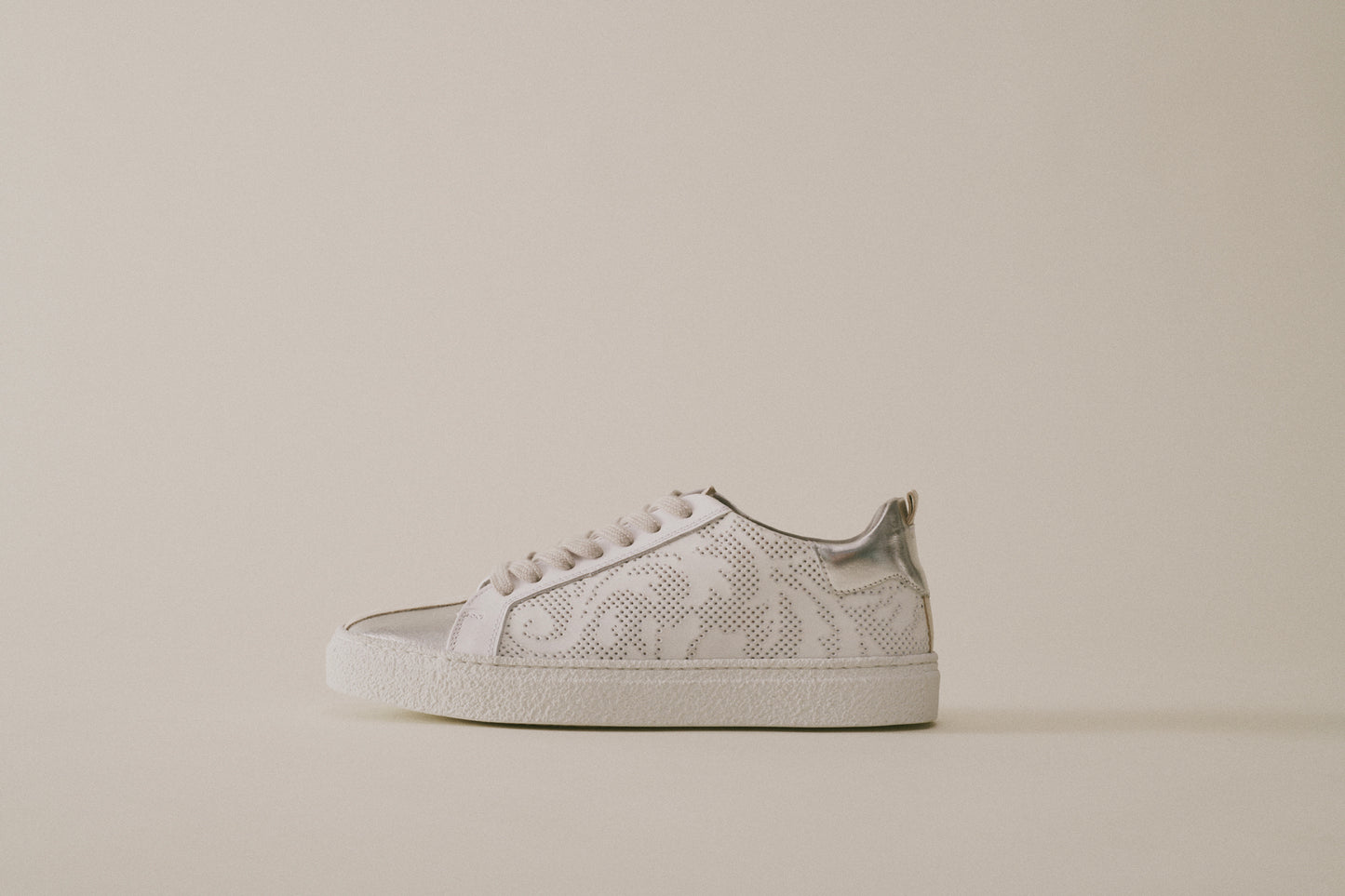 THE11 _Alternative White