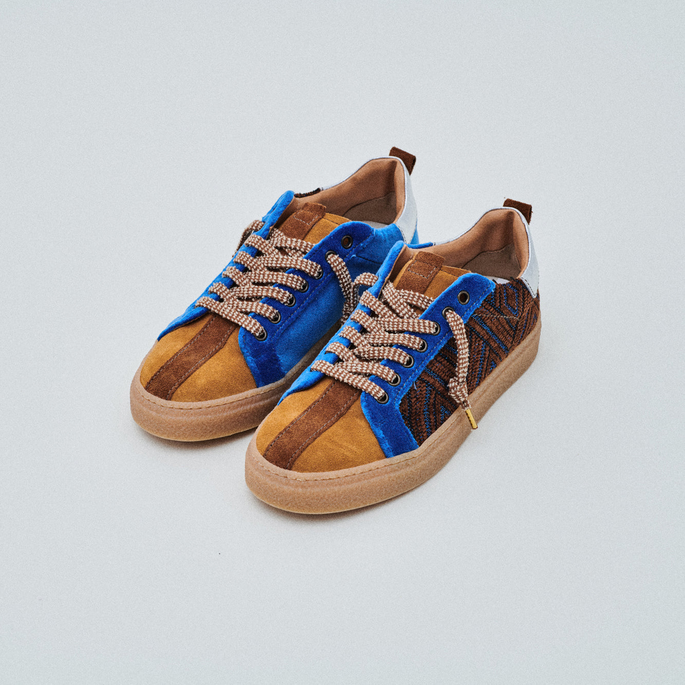 THE11 _ 16355 | Blue Voltage