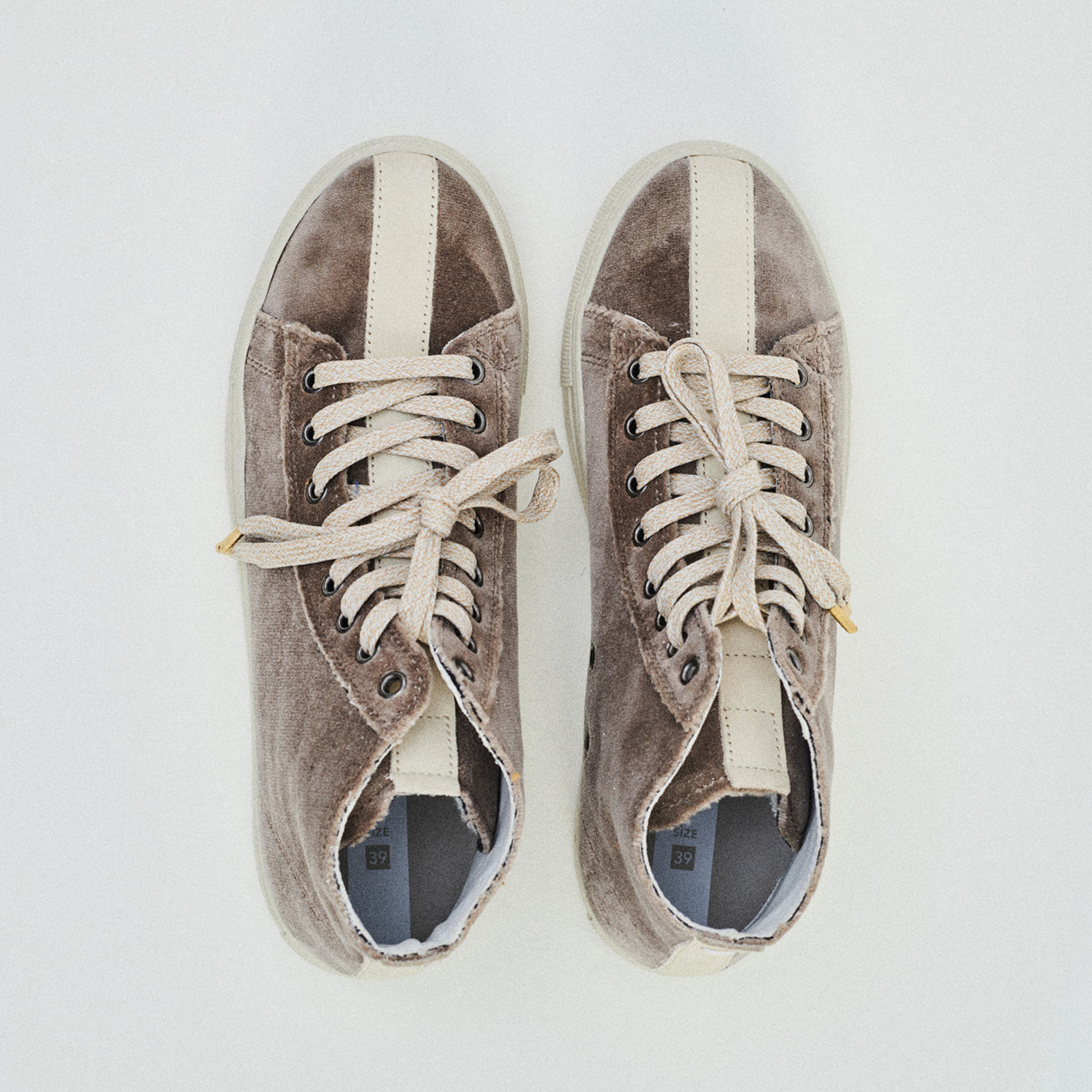 THE12 _ 16284 | Soft Ash