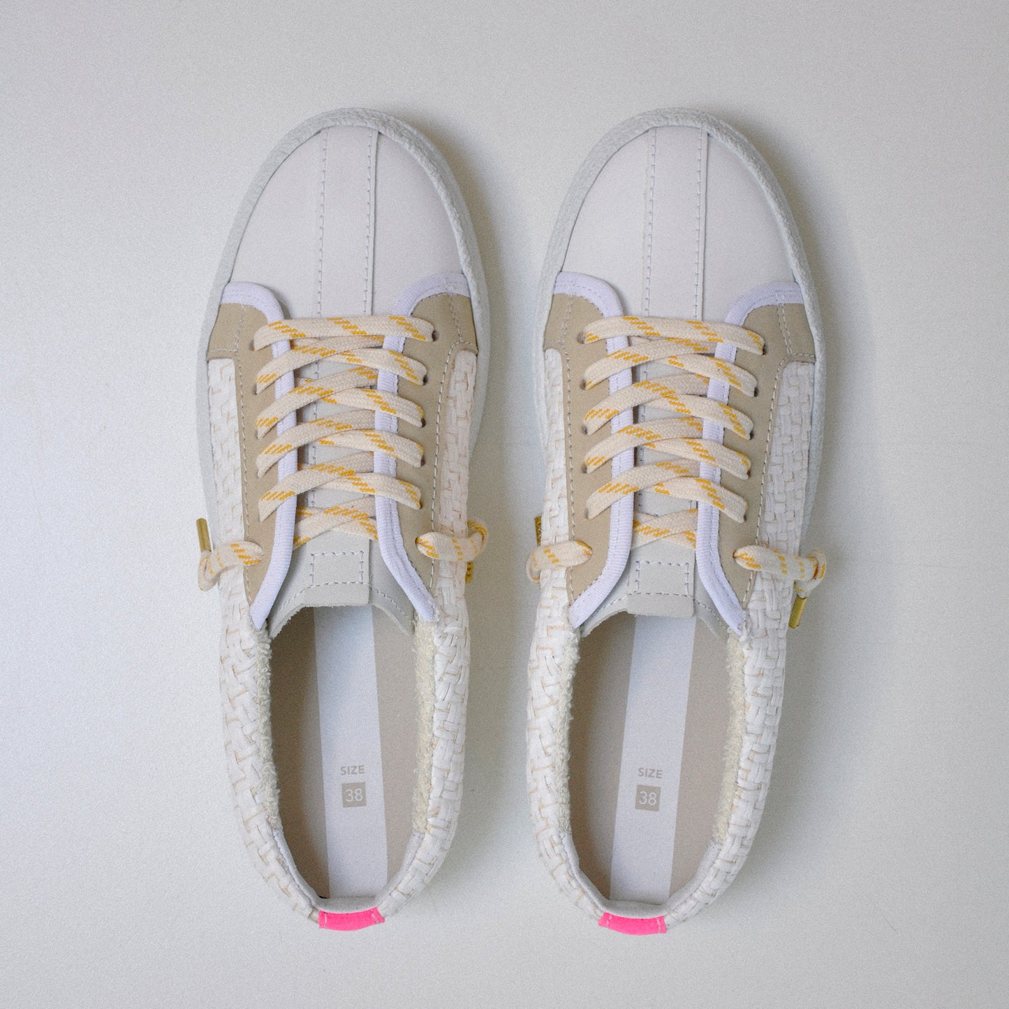 THE11S _ 15116 | White & Fucsia