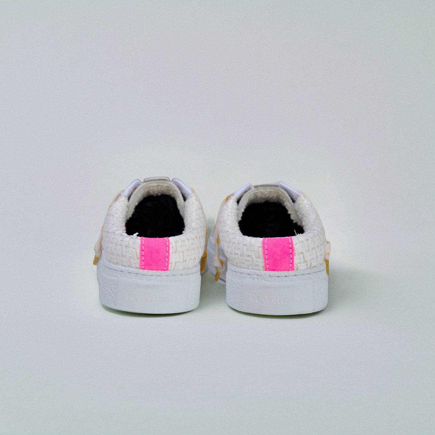 THE11S _ 15116 | White & Fucsia