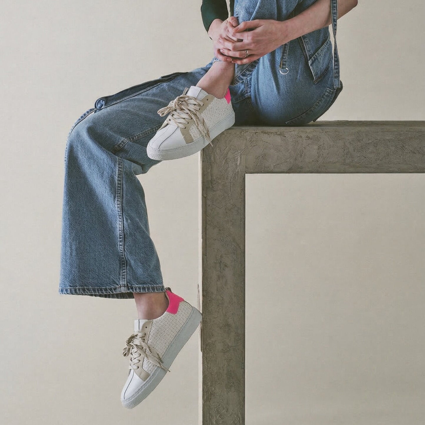 THE11 _ 15343 | White & Fucsia